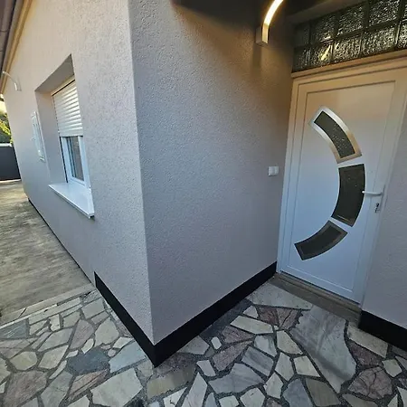 Violeta Villa